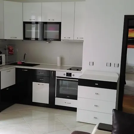 Apartment Black & White *