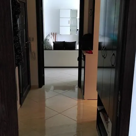 Apartment Black & White Burgas
